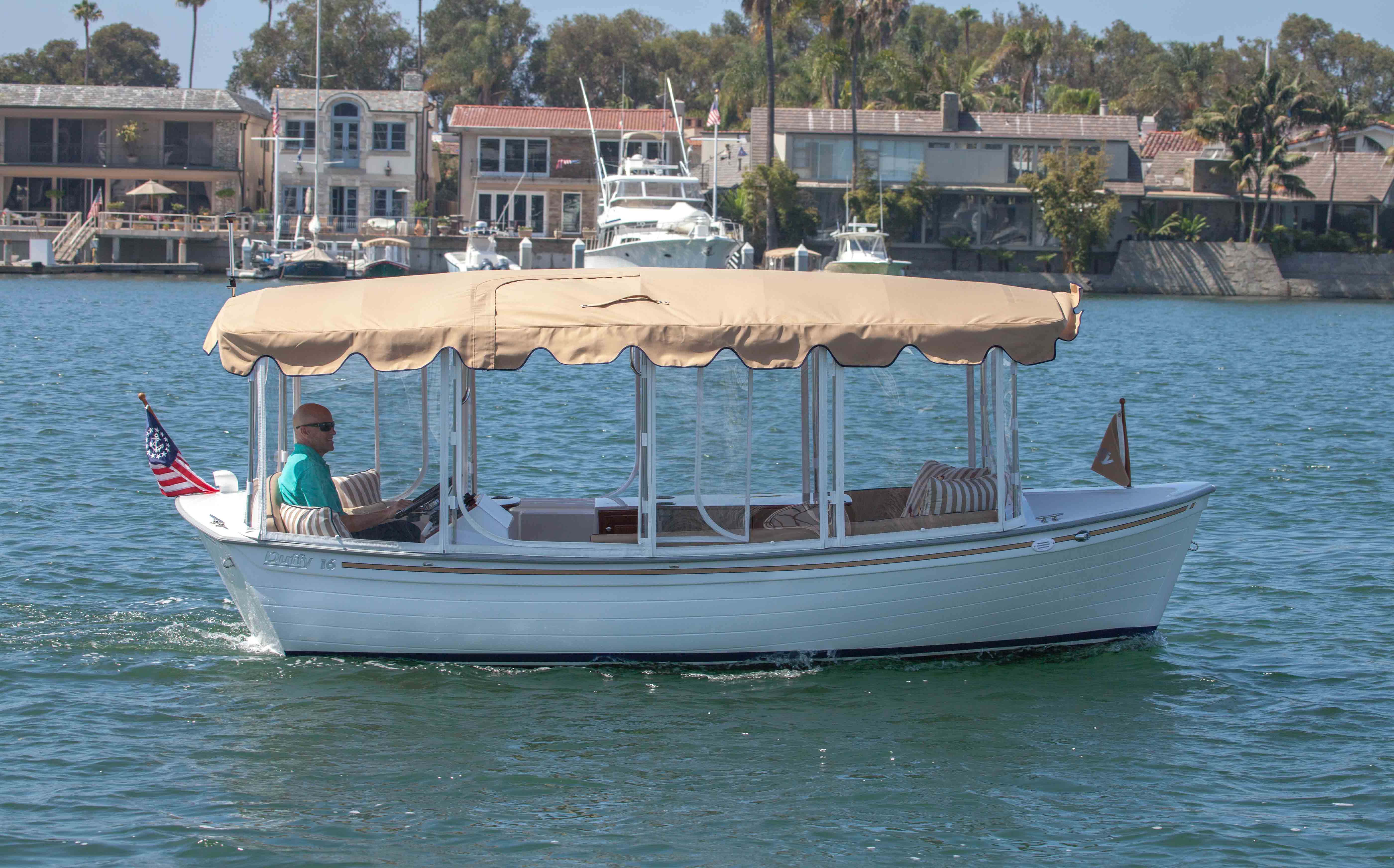 Duffy-Electric-Boats-16-Back-Bay-1