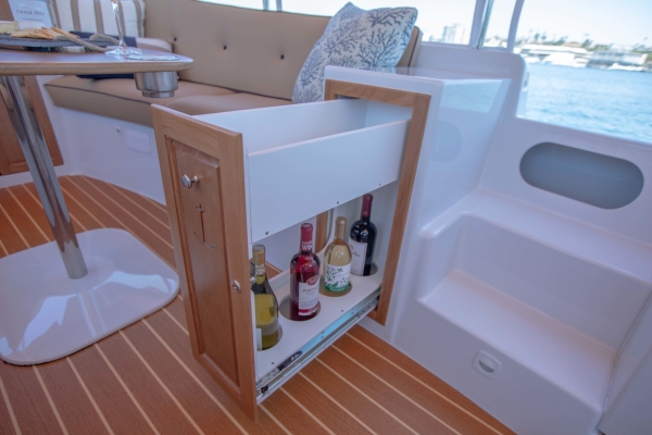 Duffy-Electric-Boats-22-Cuddy-Cabin-2020-WineDrawer-scaled